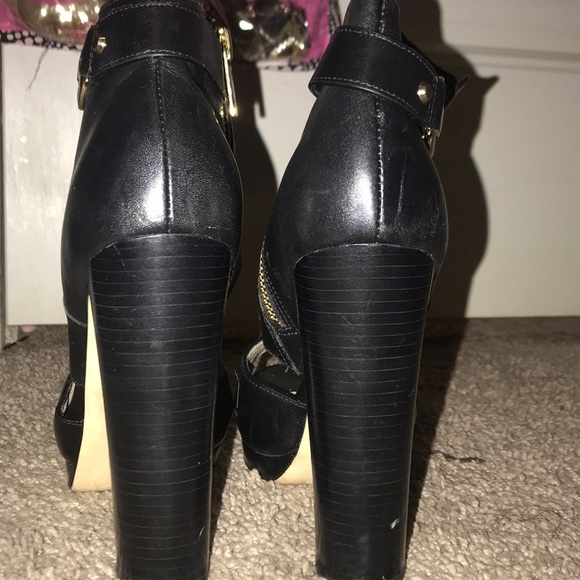 BLACK MICHAEL KORS CHUNKY HEELS - Picture 2 of 3